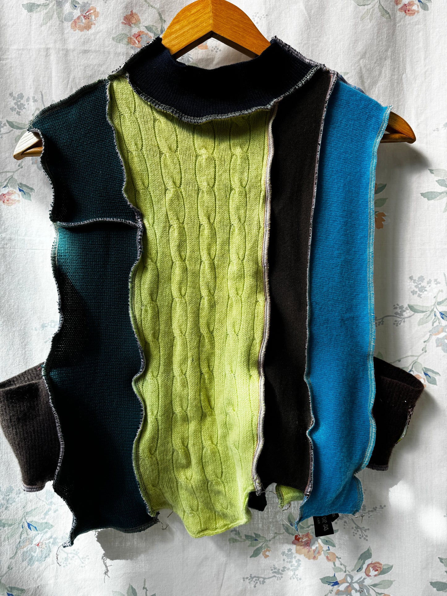 "RHODE" Cashmere S'vest