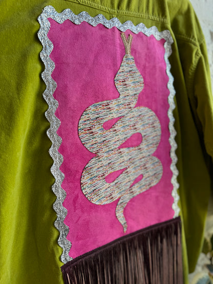 "BOO, HISS." Friends w/Denimfits